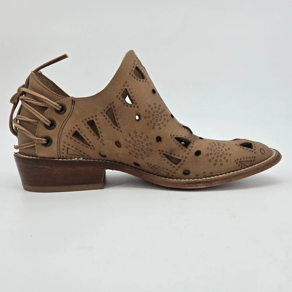Anthropologie Musse‎ & Cloud 7 Coolise Laser Cut Leather Lace Up Back Booties